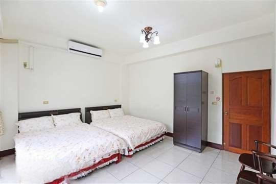 Plum Inn 1 Чичи Экстерьер фото