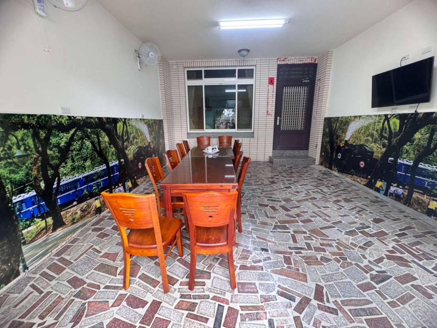 Plum Inn 1 Чичи Экстерьер фото